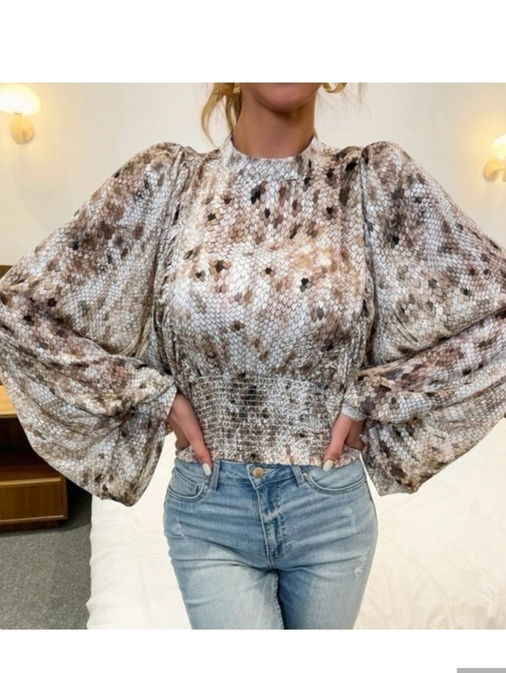 snake print balloon long sleeve smocked shirred waist crop top blouse L